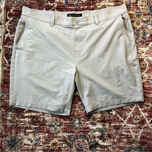 Travis Mathew Men's 40 Light Gray Golf Tech 8'' Inseam Performance Shorts